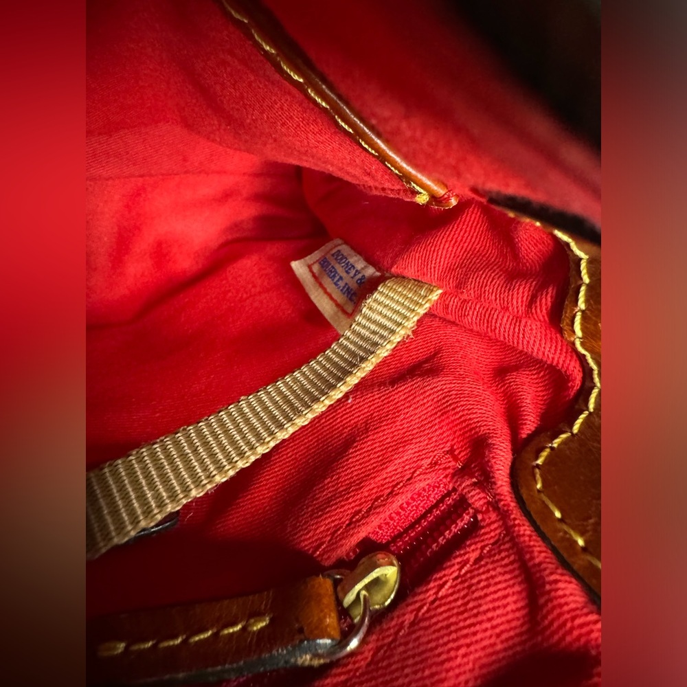 ☘️#123 Dooney & Bourke Small Red Nylon Crossbody Bag - Picture 13 of 17